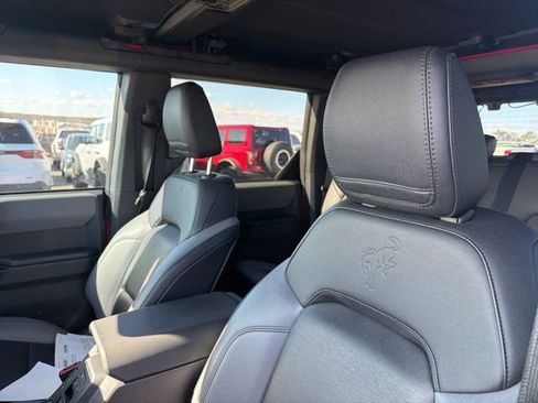 Used 2024 Ford Bronco Black Diamond image 12