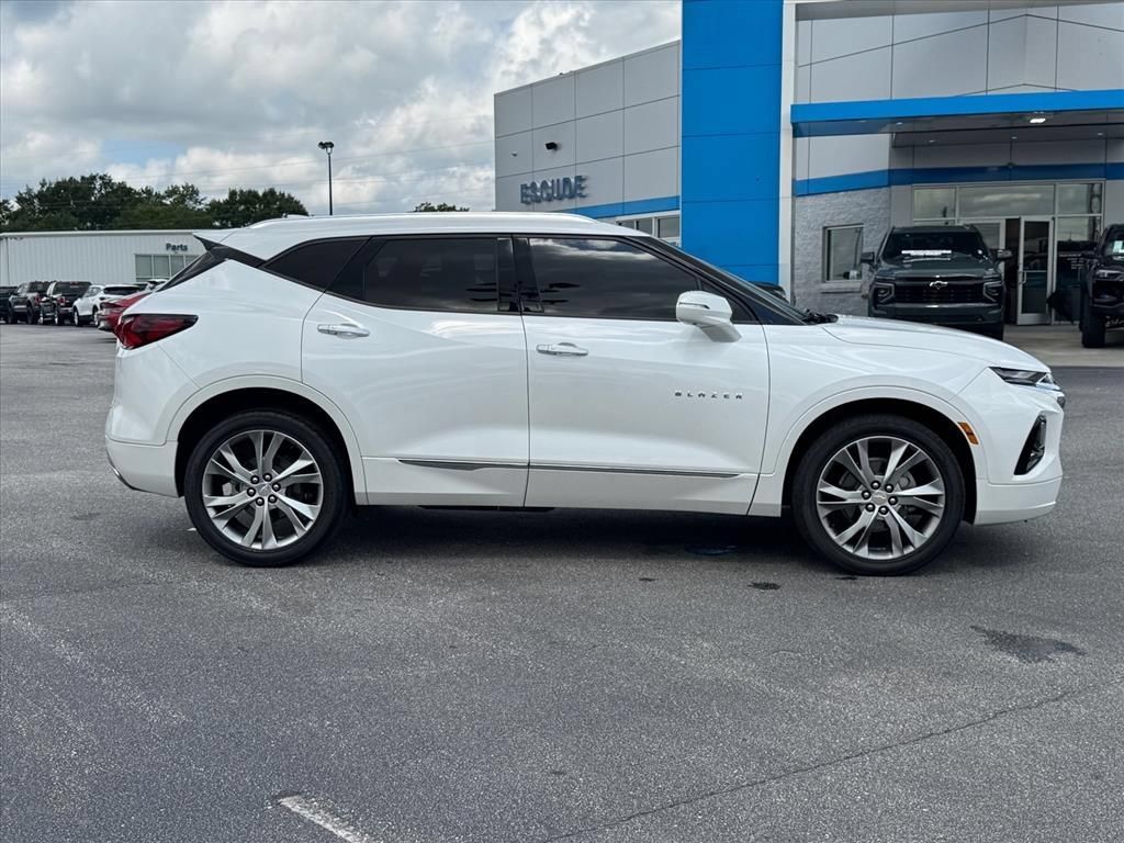 Used 2020 Chevrolet Blazer Premier w/ Driver Confidence II Package FWD image 2