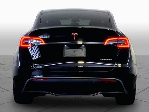 Used 2022 Tesla Model Y Long Range AWD/4WD image 4