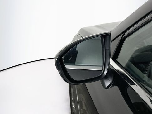 Used 2025 Nissan Pathfinder SV image 16