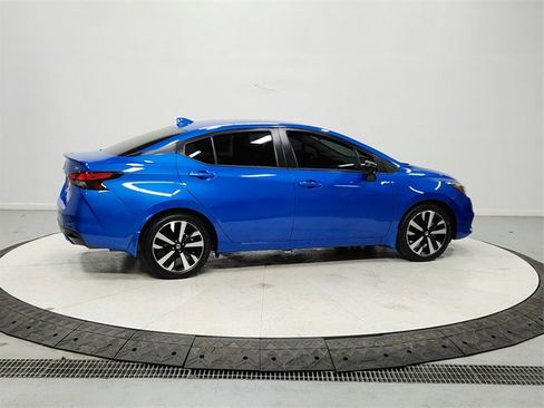 Used 2022 Nissan Versa SR w/ Convenience Package image 8