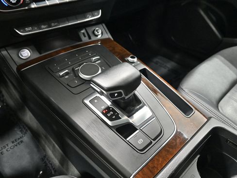 Used 2019 Audi Q5 2.0T Premium AWD/4WD image 18