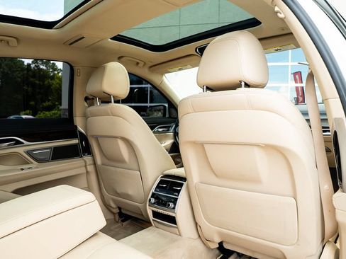 Used 2018 BMW 740i RWD image 38