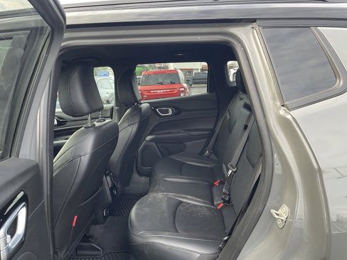 Used 2023 Jeep Compass Trailhawk image 9