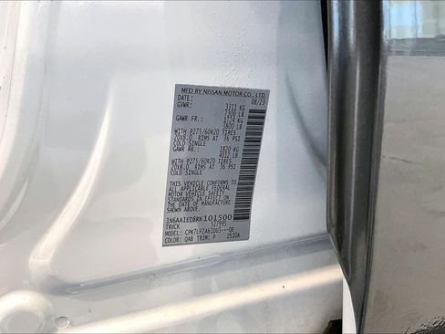 Used 2024 Nissan Titan Platinum Reserve w/ Moonroof Package AWD/4WD image 35