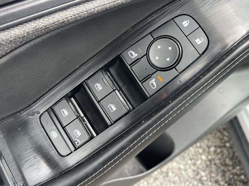 Used 2023 Nissan Rogue SV FWD image 17