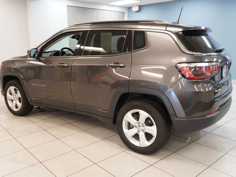 Used 2020 Jeep Compass Latitude w/ Cold Weather Group AWD/4WD image 7