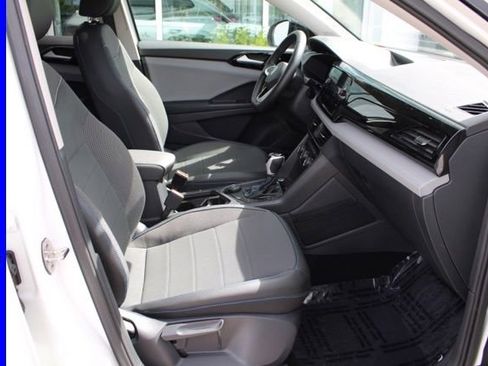 Used 2024 Volkswagen Taos SE AWD/4WD image 19