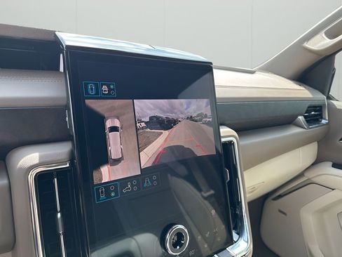 New 2026 GMC Yukon XL Denali w/ Sun & Power Step Package AWD/4WD image 43