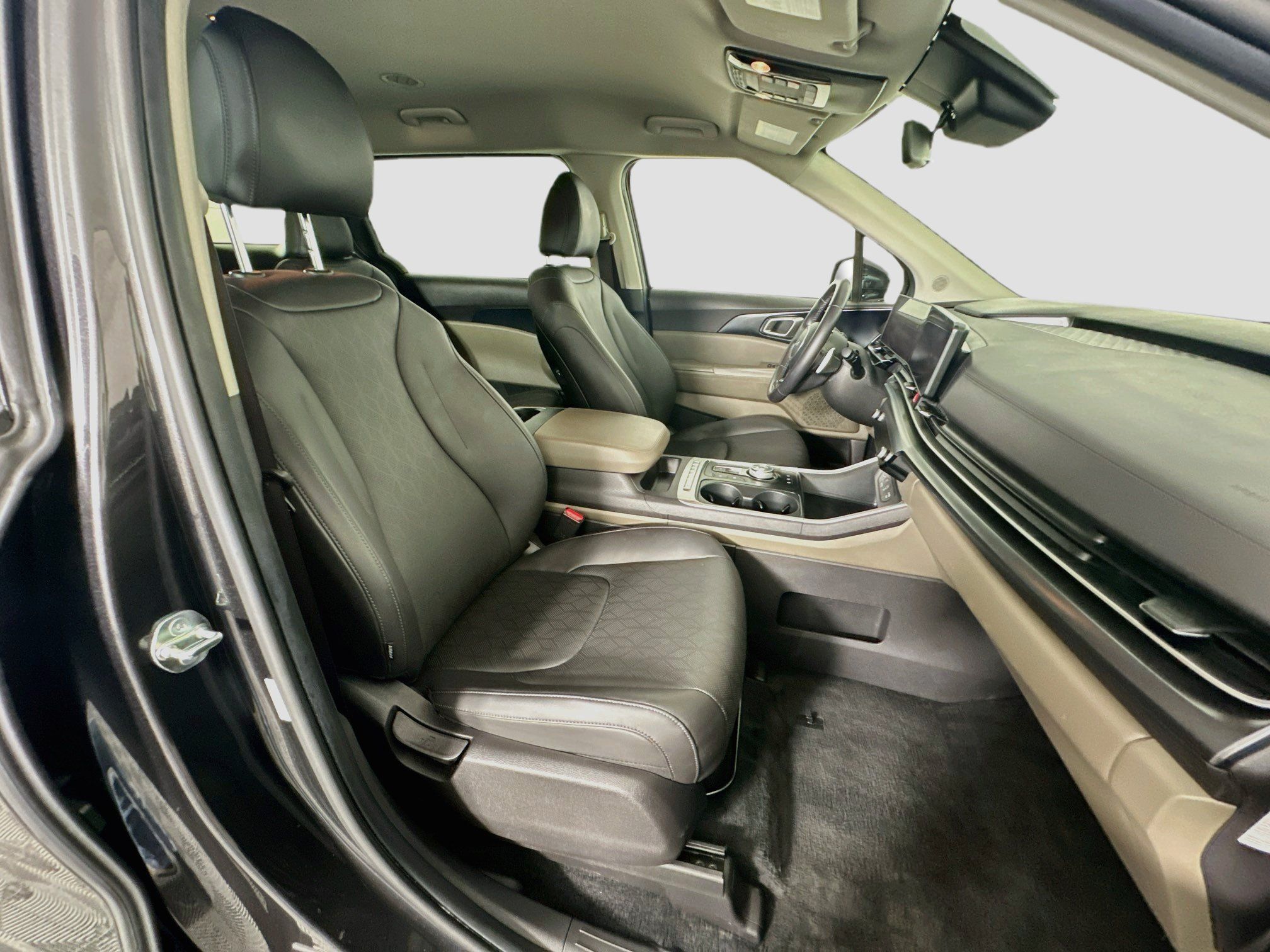 Used 2026 Kia Carnival LXS FWD image 33