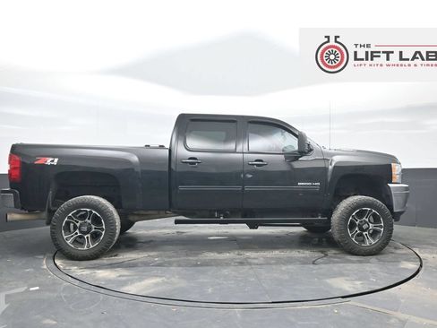 Used 2012 Chevrolet Silverado 2500 LTZ w/ Suspension Package, Off-Road AWD/4WD image 8