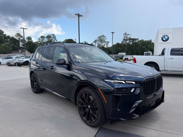 Used 2026 BMW X7 xDrive40i w/ M Sport Package AWD/4WD image 4