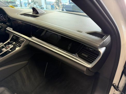 Used 2018 Porsche Panamera 4 AWD/4WD image 37