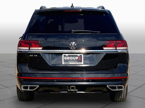 Used 2021 Volkswagen Atlas SE w/ Panoramic Sunroof Package FWD image 5