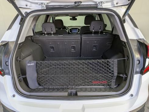 Used 2020 GMC Terrain SLE w/ Driver Convenience Package FWD image 9