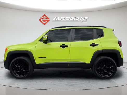 Used 2018 Jeep Renegade Altitude AWD/4WD image 3