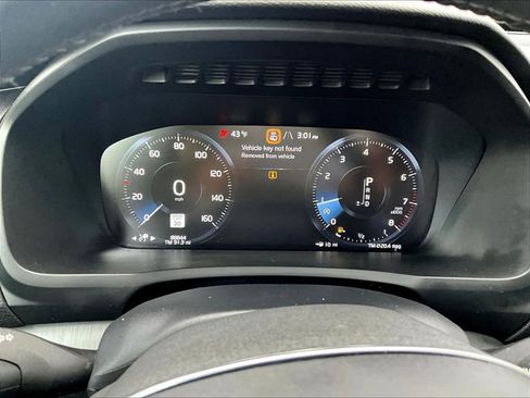 Used 2021 Volvo XC90 T5 Momentum w/ Protection Package Premier image 17