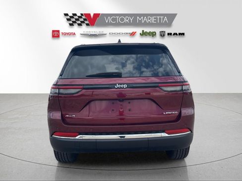 Used 2023 Jeep Grand Cherokee Limited AWD/4WD image 4