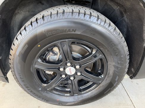 Used 2020 GMC Acadia AT4 w/ Driver Alert Package II AWD/4WD image 8