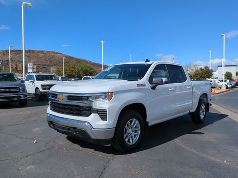 Used 2024 Chevrolet Silverado 1500 LT image 7