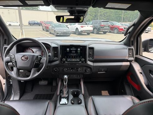 Used 2023 Nissan Frontier PRO-4X w/ Pro-4X Premium Package AWD/4WD image 8