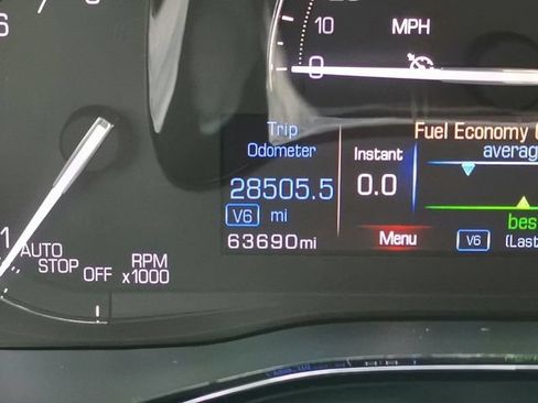 Used 2017 Cadillac XT5 Luxury w/ Driver Awareness Package FWD image 18
