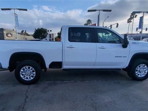 Used 2024 Chevrolet Silverado 2500 LT image 9