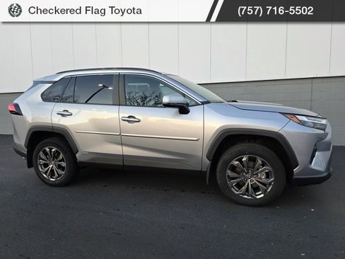 Used 2024 Toyota RAV4 XLE Premium image 10