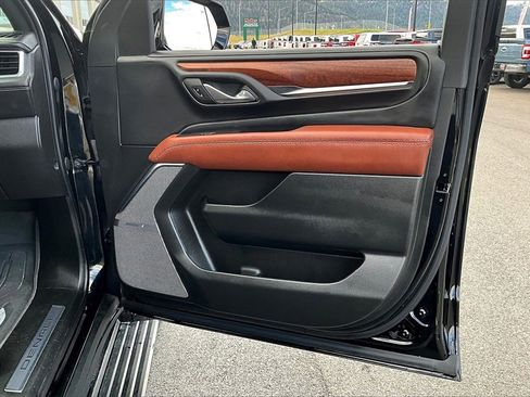 Used 2023 GMC Yukon XL Denali Ultimate image 24