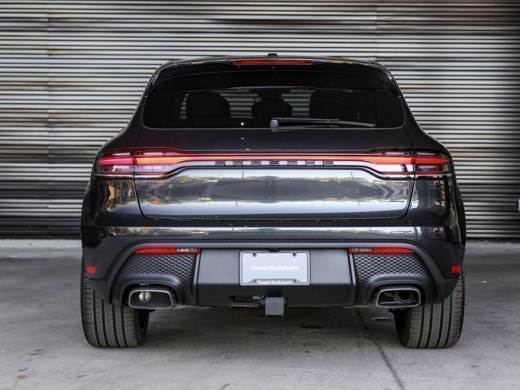 Certified 2026 Porsche Macan AWD/4WD image 6
