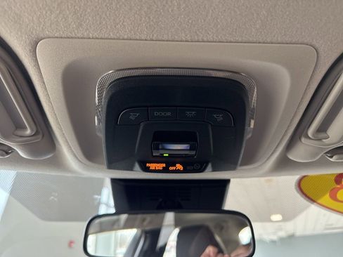 Used 2023 Toyota Corolla LE image 28