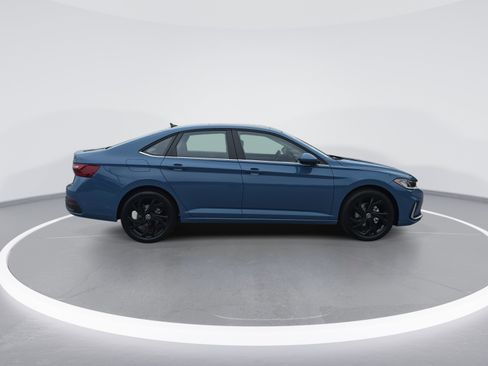 New 2026 Volkswagen Jetta SE image 2