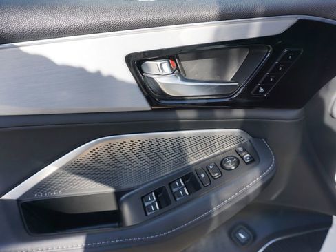 Used 2023 Acura MDX SH-AWD w/ Technology Package image 4