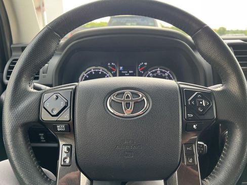 Used 2021 Toyota 4Runner TRD Off-Road AWD/4WD image 24