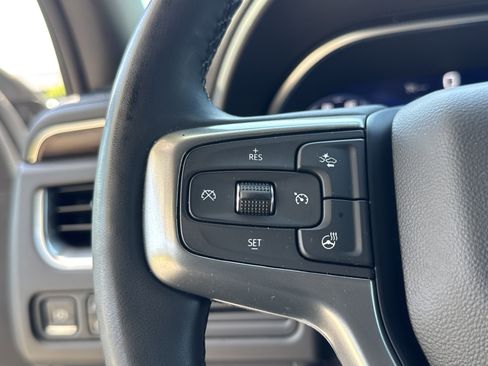 Used 2023 Chevrolet Suburban Premier AWD/4WD image 18