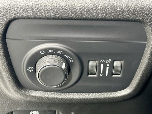 Used 2023 Jeep Grand Cherokee Altitude image 10