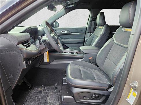 New 2026 Ford Explorer Tremor w/ Tremor Convenience Package image 4