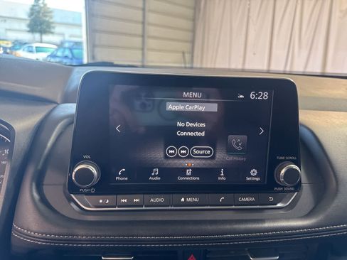 Used 2023 Nissan Rogue SV image 24