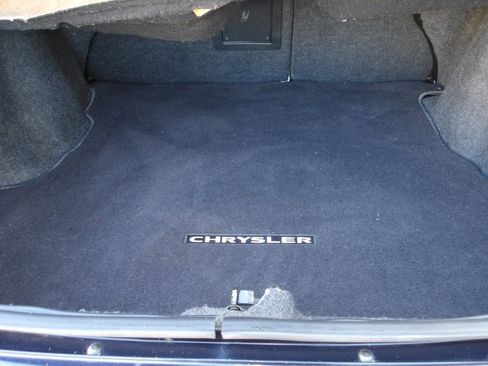 Used 2011 Chrysler 200 Touring image 22