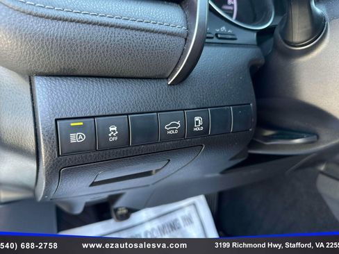 Used 2019 Toyota Camry SE FWD image 17