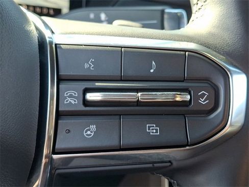 Used 2025 GMC Acadia Elevation image 21