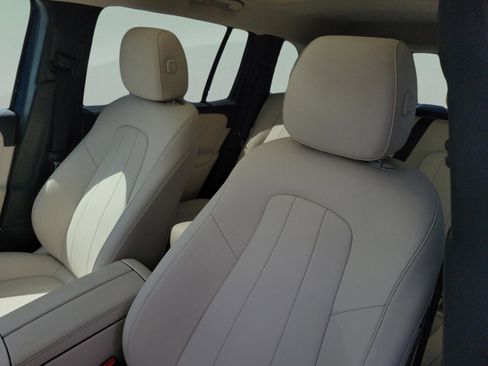 Used 2023 Mercedes-Benz GLB 250 4MATIC image 23