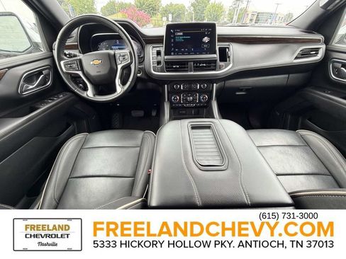 Used 2024 Chevrolet Suburban Premier AWD/4WD image 19