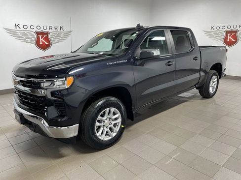 Used 2023 Chevrolet Silverado 1500 LT w/ Protection Package AWD/4WD image 3