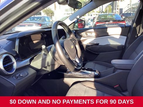 Used 2025 Chevrolet Trax LT w/ LT Convenience Package FWD image 7
