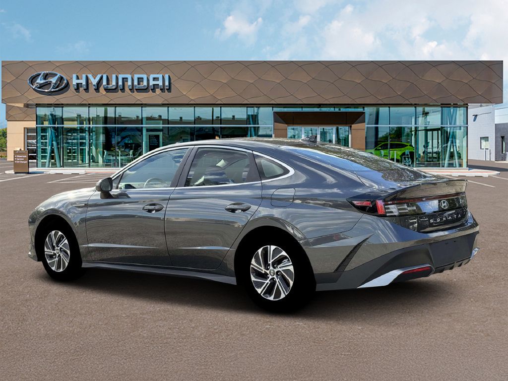 Used 2026 Hyundai Sonata Blue FWD image 4