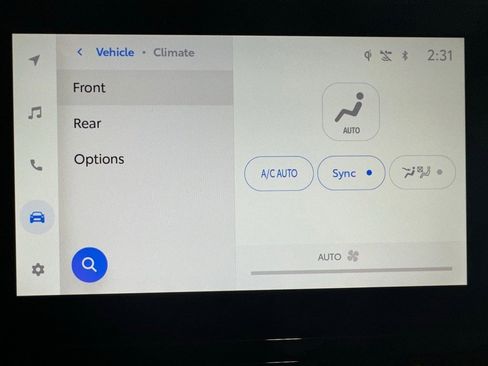 Used 2025 Toyota Highlander XLE image 32