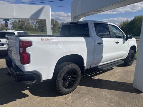 Used 2026 Chevrolet Silverado 1500 LT Trail Boss w/ LT Trail Boss Premium Package AWD/4WD image 2