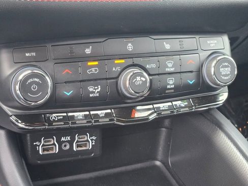 Used 2025 Dodge Durango GT AWD/4WD image 27