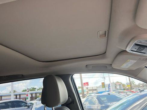 Used 2012 Jeep Grand Cherokee Laredo AWD/4WD image 11